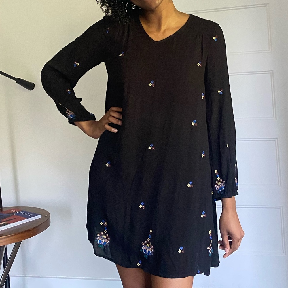 Black mini sleeved dress